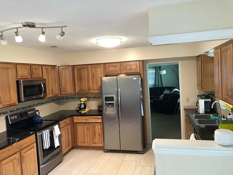625 Dunraven Dr — Photo 3