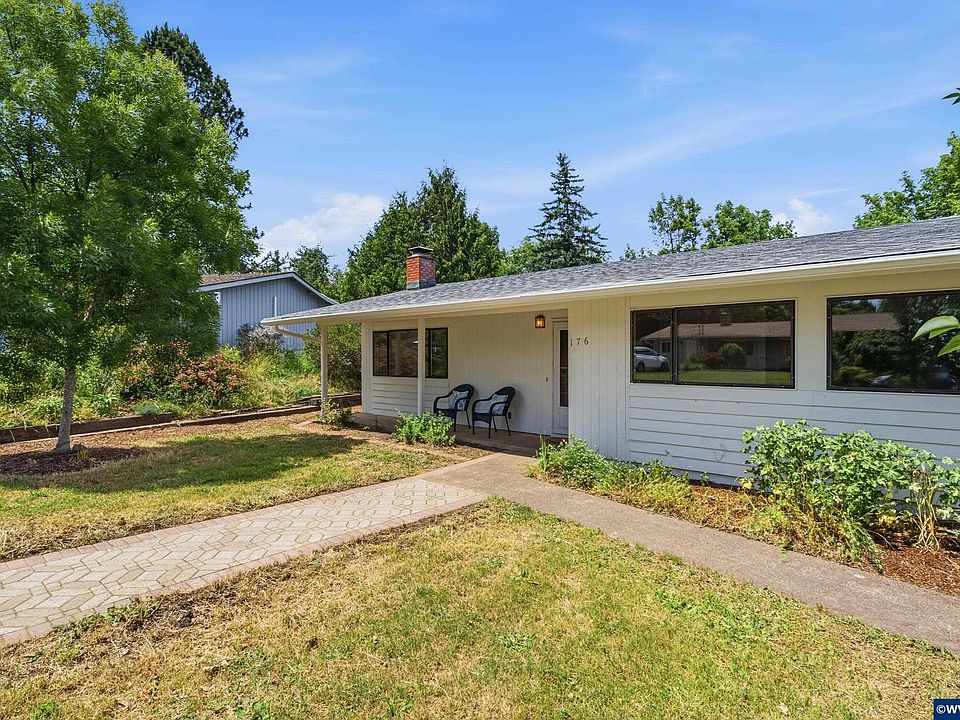 1st image of 176 NE Azalea Dr