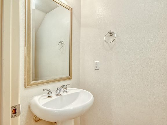 4th image of 25608 Via Viejo