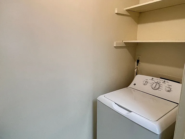 1004 Summer Court Cir #D — Photo 10
