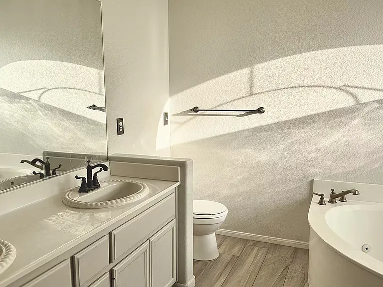 8838 Dove Cove Dr — Photo 14