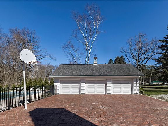 4th image of 6336 Red Pine Ln