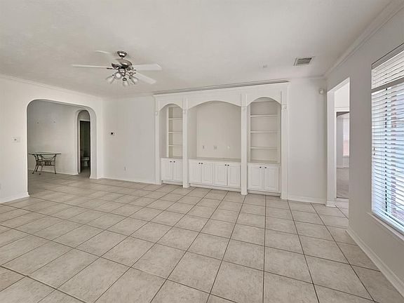4th image of 6010 Serrano Terrace Ln