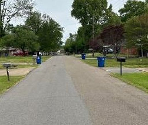 Exterior Neighborhood (street photo)