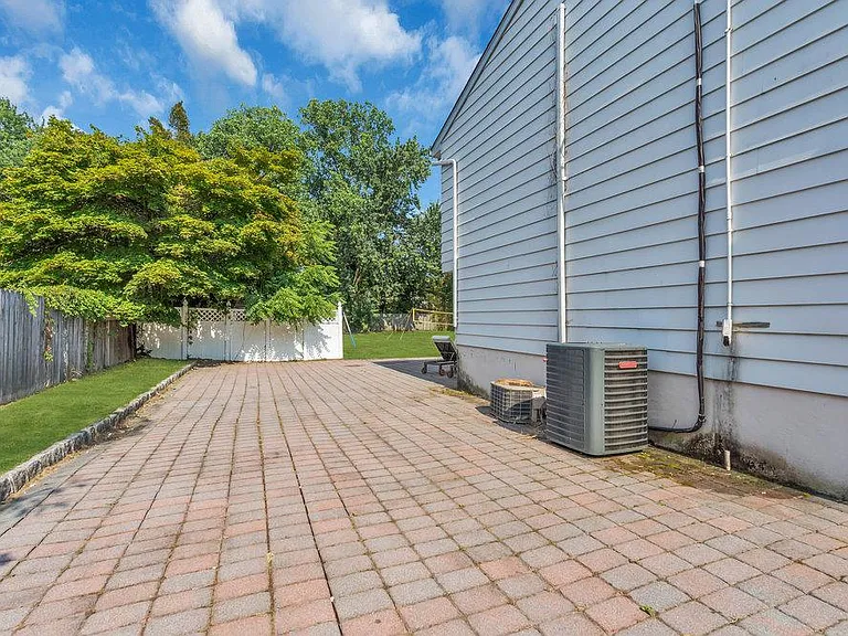 459 Norwood Ave — Photo 42