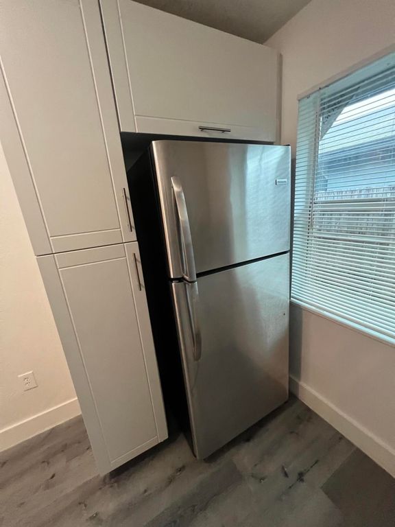 242 NW 14th St #2, photo 7