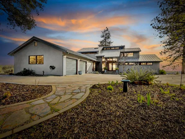 20506 Adamson Dr, Grass Valley, CA 95949