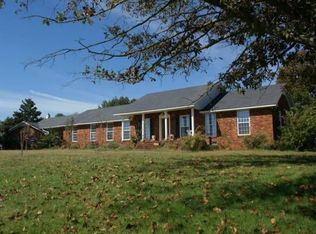 27 Scenic Bluff Dr, Guntersville, AL 35976