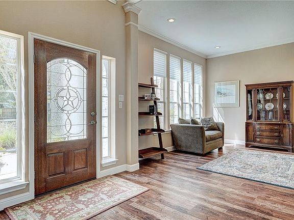 4th image of 10413 Brimfield Dr