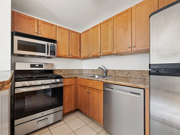 520 W 23rd St #11B — Photo 7
