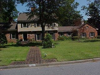 1st image of 1901 Cambridge Dr