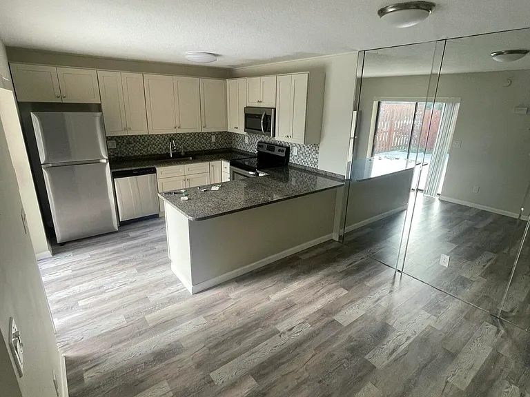 5881 SE Windsong Ln — Photo 5