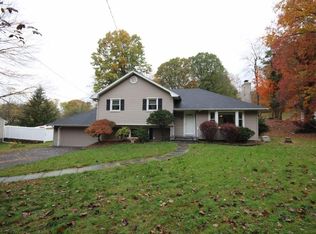 16 Macy Rd, Ossining, NY 10562