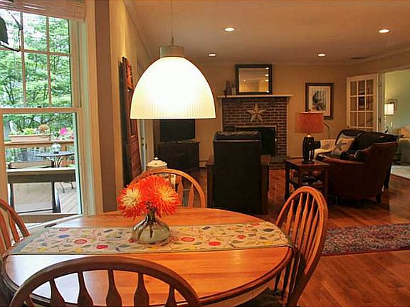 5th image of 12 Princess Pine Ct