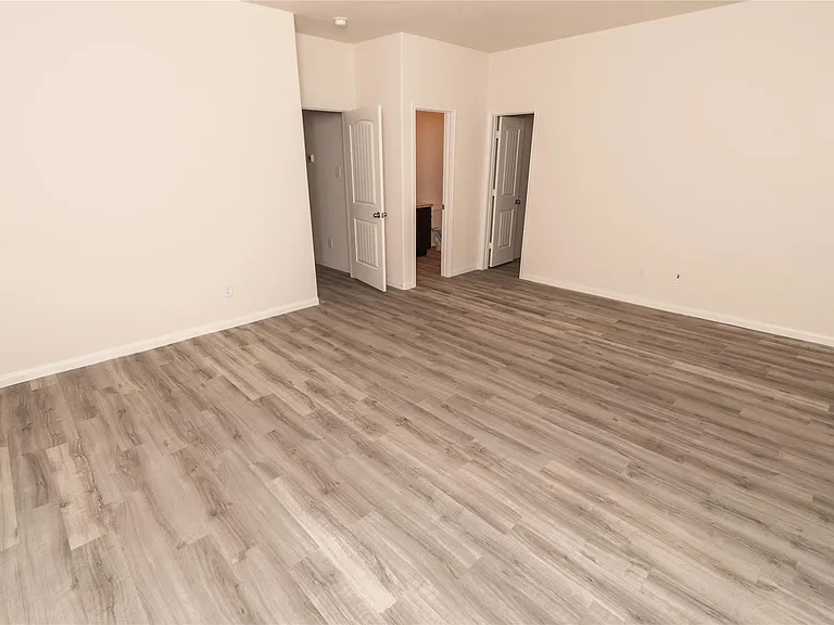 6247 Brenwood Cir — Photo 8