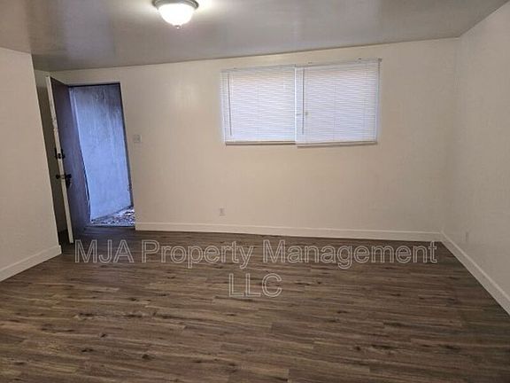 5th image of 271 N 300th St W