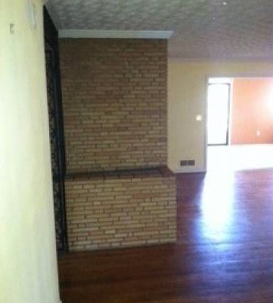 Clean Hardwoods in Living