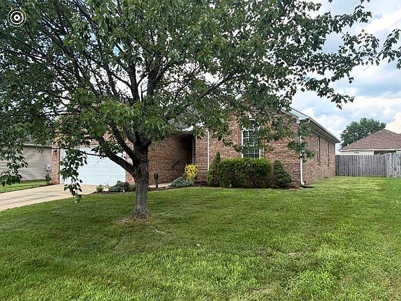 2nd image of 3380 Fair Oaks Cir