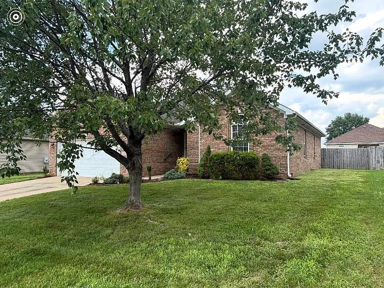 3380 Fair Oaks Cir — Photo 2