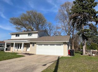 31430 Kelly Rd, Roseville, MI 48066