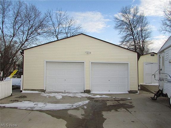 2nd image of 2802 Diana Lynn Dr