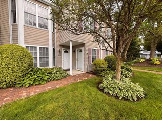 854 Verona Dr, Melville, NY 11747