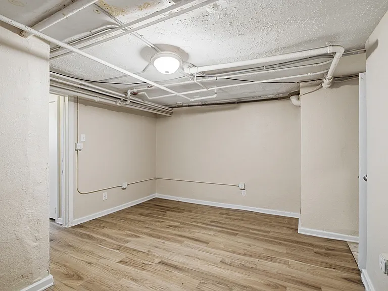 The Lafayette — Photo 36