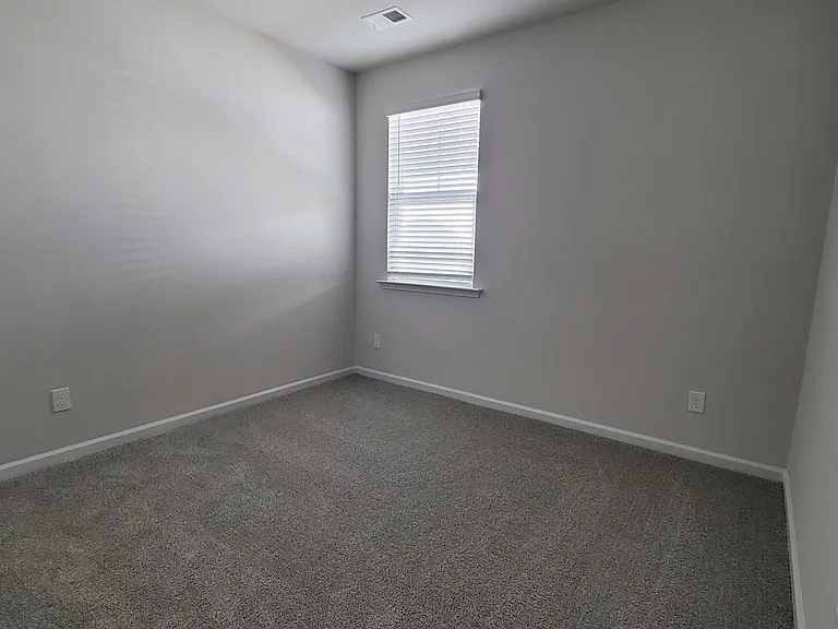 7136 Foxhollow Ln — Photo 15