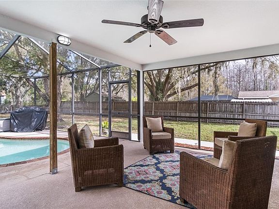 4th image of 710 Willow Brook Ct