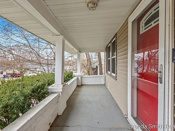 3rd image of 1534 Colorado Ave SE