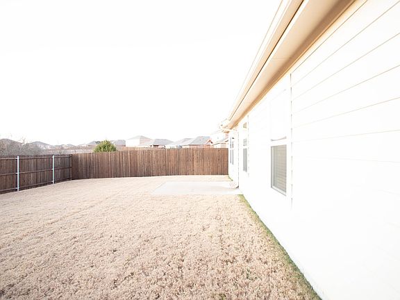 4th image of 1009 Riverstone Trl
