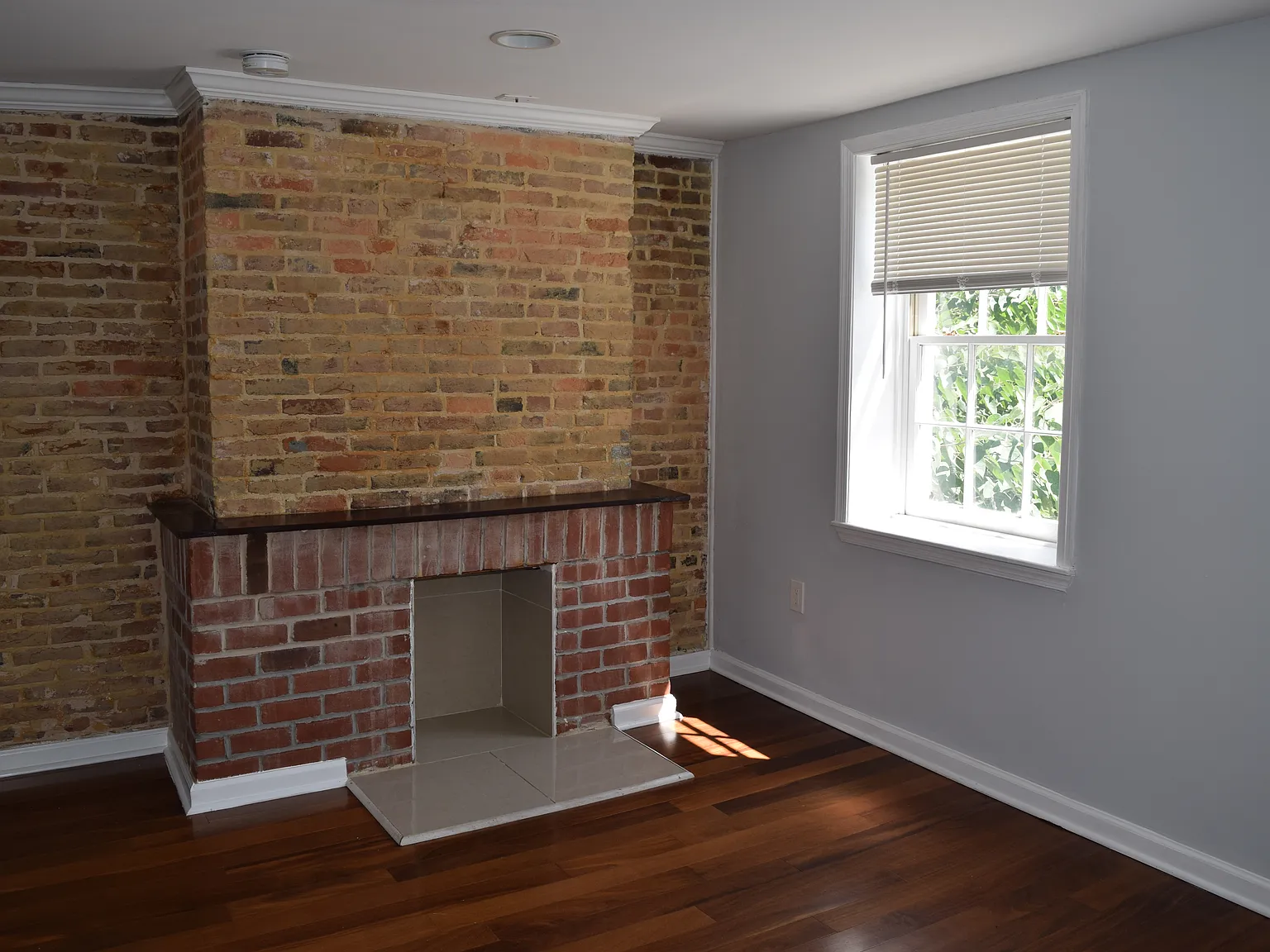 2 bed, 900 sqft, $1,360 — Photo 2