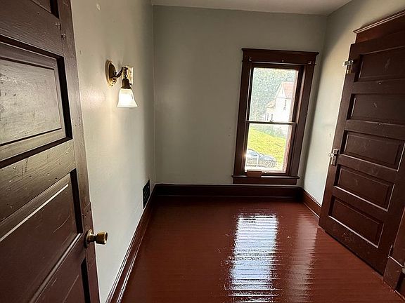 3rd image of 83 N 10th St