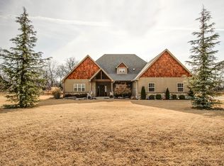 5198 E Hickory Meadow Dr, Claremore, OK 74019