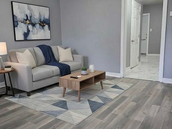 3rd image of 3906 Catalpa St #2