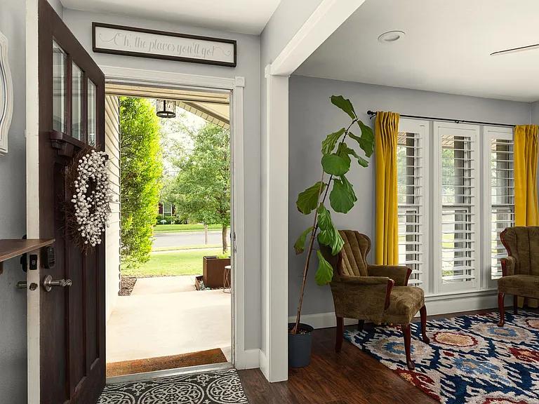 1012 Red Cliff Dr — Photo 4