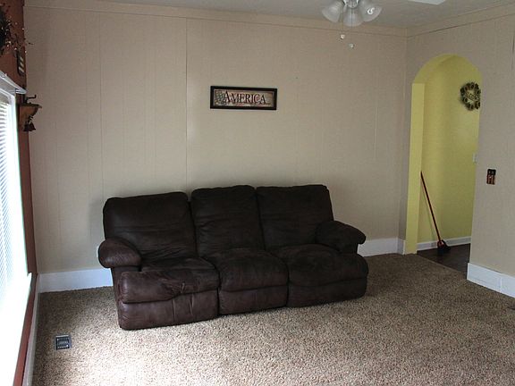 3rd image of 133 Hawkes Ave