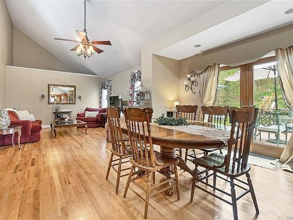 4th image of 3 Bound Brook Ln