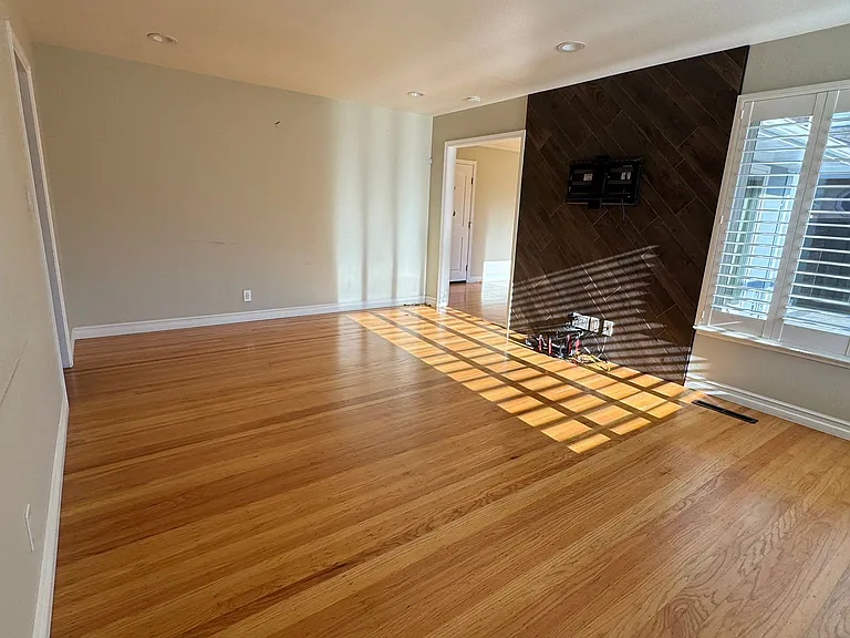 38267 Farwell Dr — Photo 13