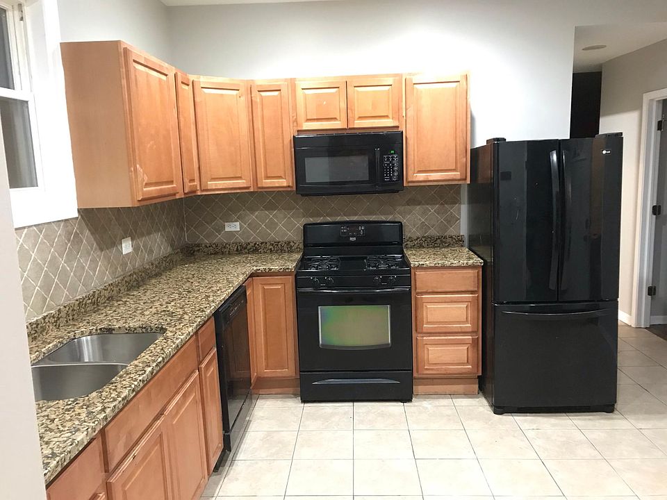 1st image of 2814 N Dawson Ave #1