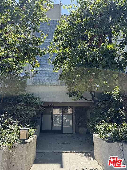 1st image of 3561 Clarington Ave APT 103