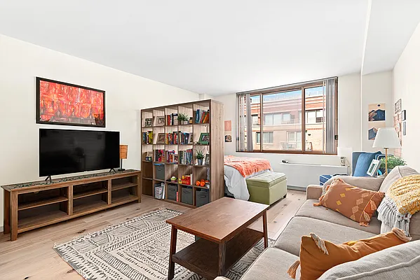 Rented by Compass | media 7