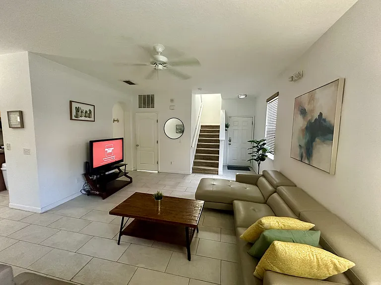 Royal Ridge Dr — Photo 14