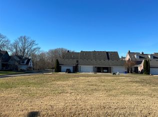 305 Park East Lane Olde Shr #5-100, Bowling Green, KY 42103