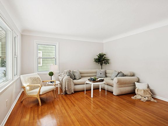 4th image of 5533 30th Ave S