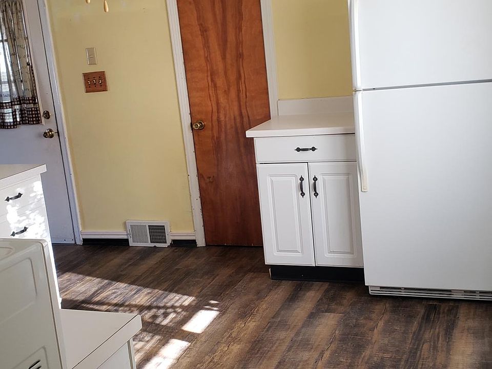1st image of 23 7th St