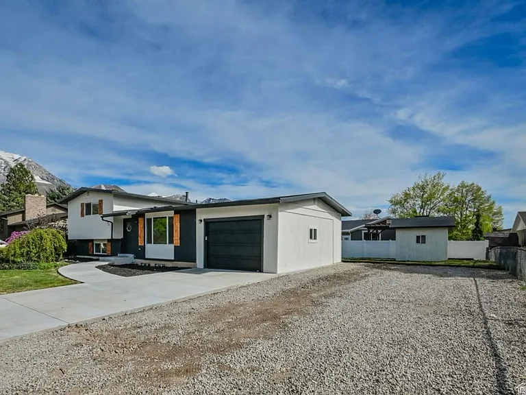 1140 E 500 N — Photo 11