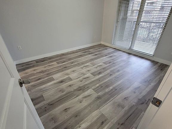 5th image of 45555 Yale Rd #214