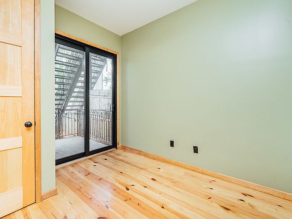 4th image of 212 Starr St #1C