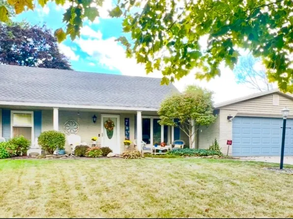 7032 White Eagle Dr, Fort Wayne, IN 46815